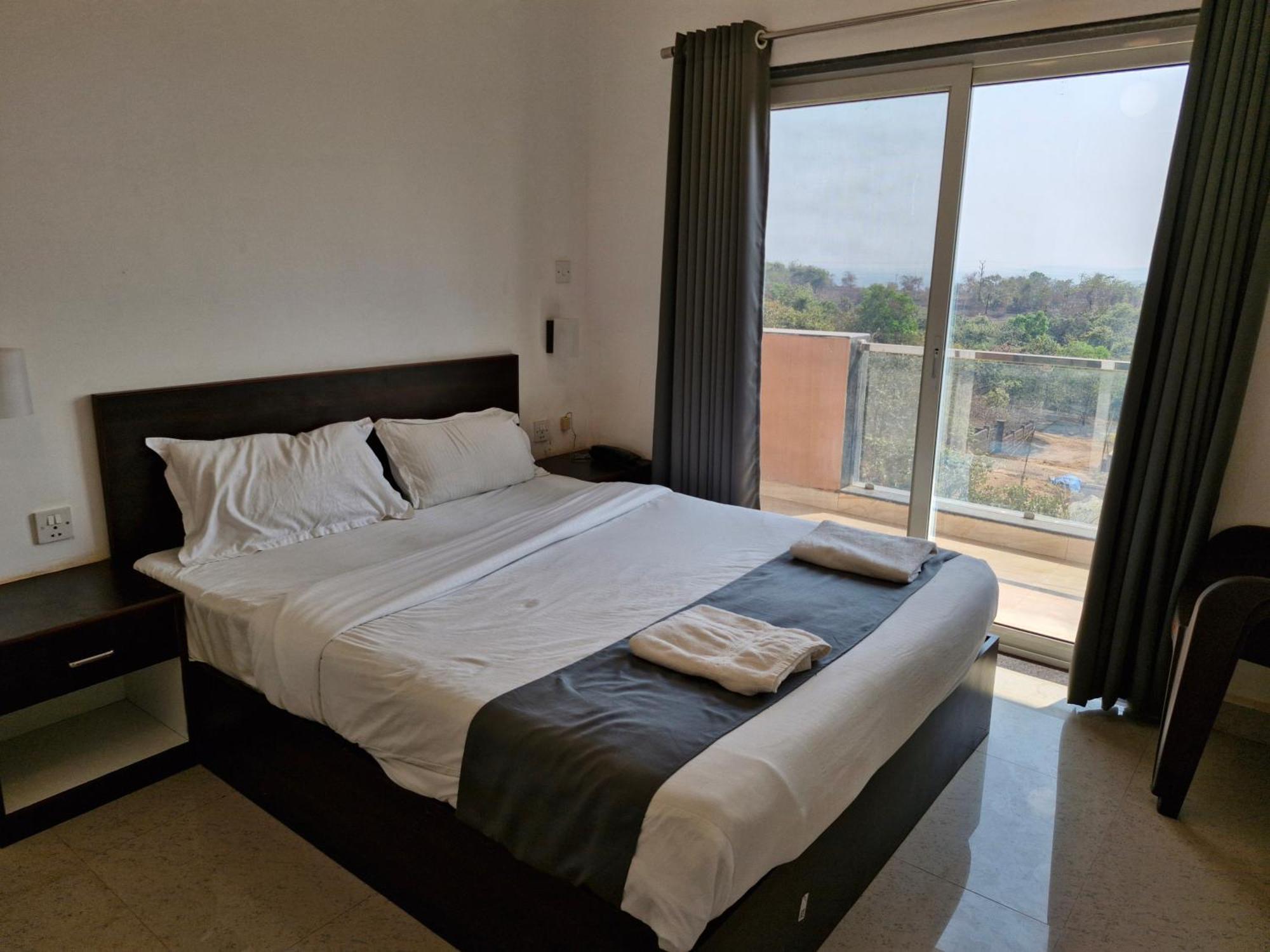 Hotel Rsa Residency Pernem Bagian luar foto
